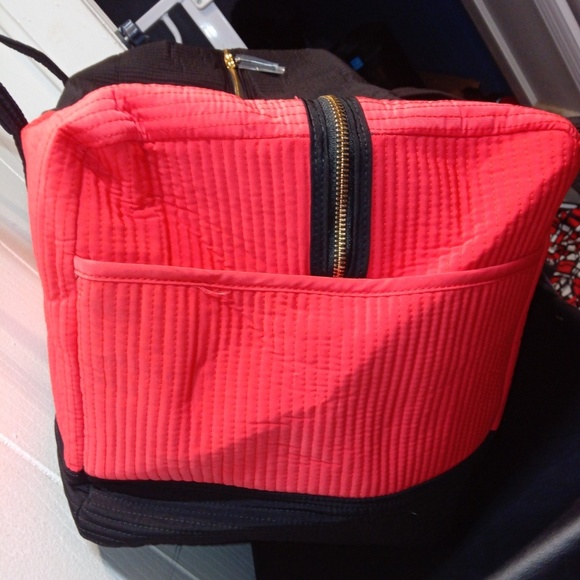 Vera Bradley Lg Microfiber Duffel in Hot Angles - Picture 5 of 7